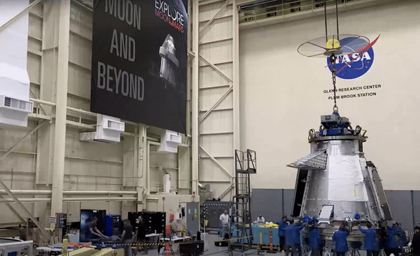 Gif of the Shooting Star cargo module being lifted and moved using a Ron 2501 load cell by Eilon Engineering Gif of the Shooting Star cargo module being lifted and moved using a Ron 2501 load cell by Eilon Engineering